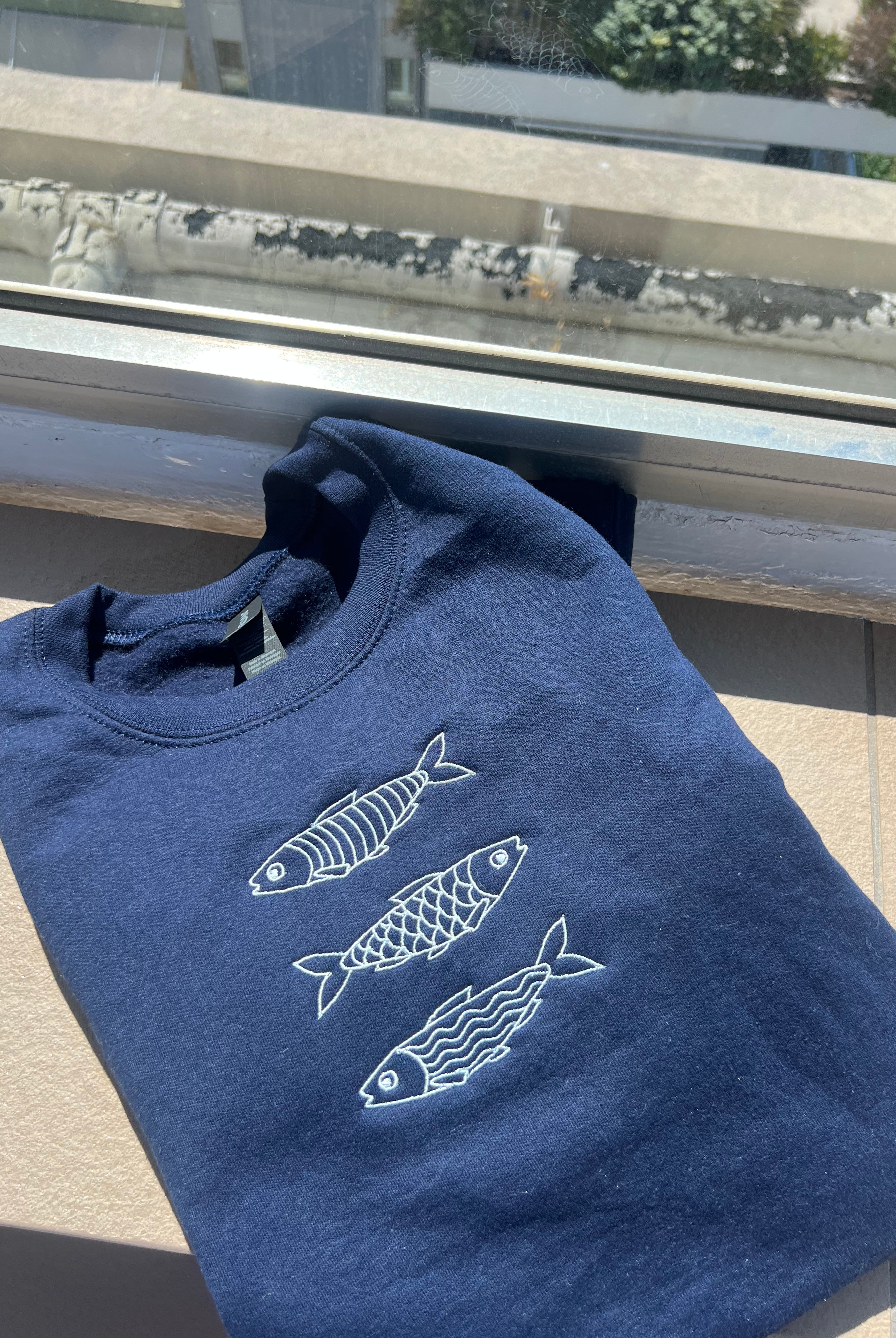 Sardine Embroidered Sweatshirt in Navy Color